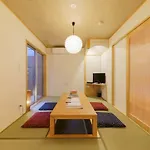 Yadoya 三筋町